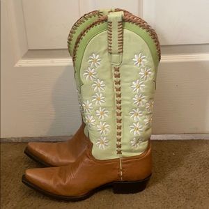 Lane Boots flower embroidery daisy  sz 8 1/2
